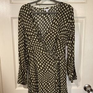NWT Time and Tru Women’s Wrap Green and Black Geometric Print Mini Dress